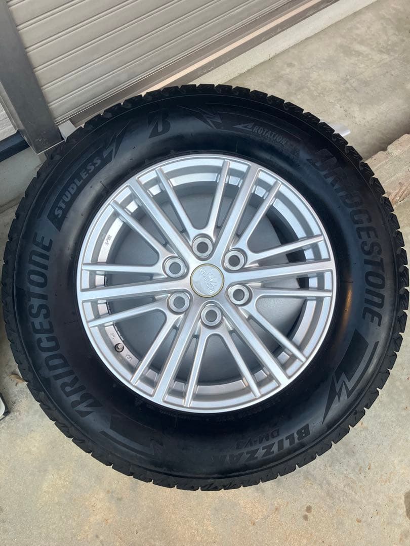 [美品]スタッドレスタイヤホイール4本セット285/60R18