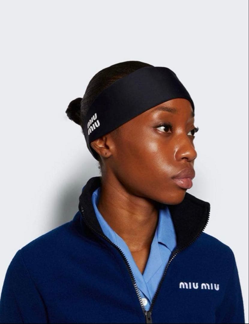 MIU MIU 2024ブラック ヘアバンド　カチューシャ