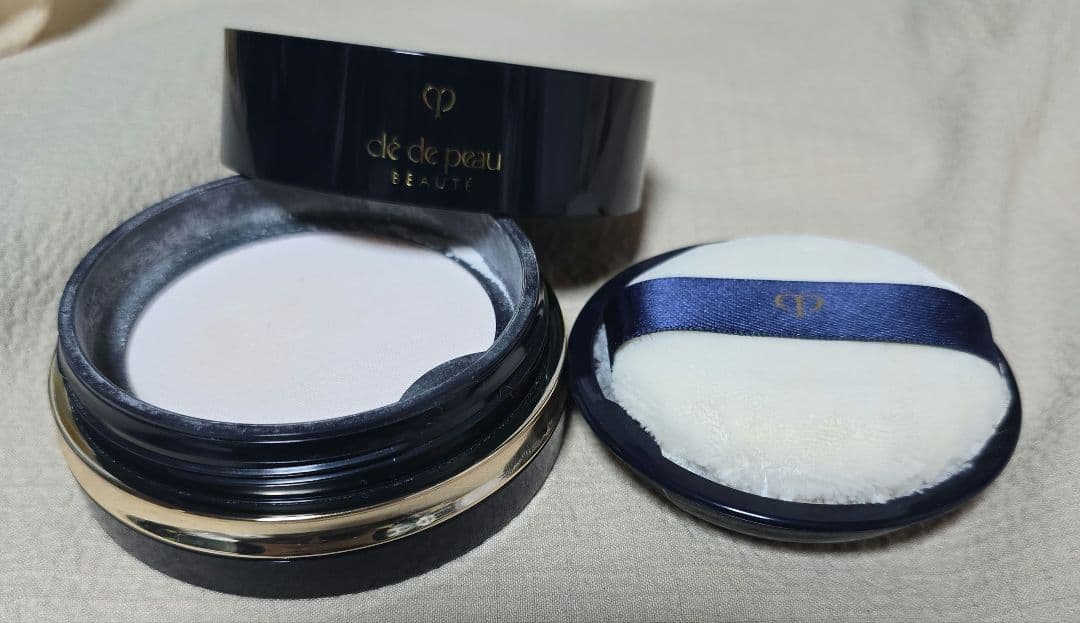 クレドポー ボーテ フェイスパウダー プードルトランスパラン 1