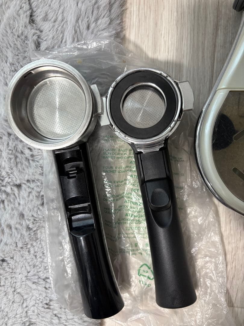 エスプレッソマシン　デロンギ　ホワイト