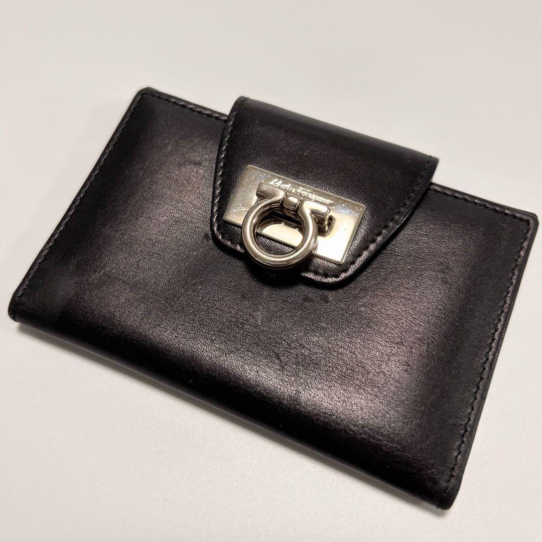 サルヴァトーレフェラガモ 名刺入れ カードケース ガンチーニ シルバー金具 本革