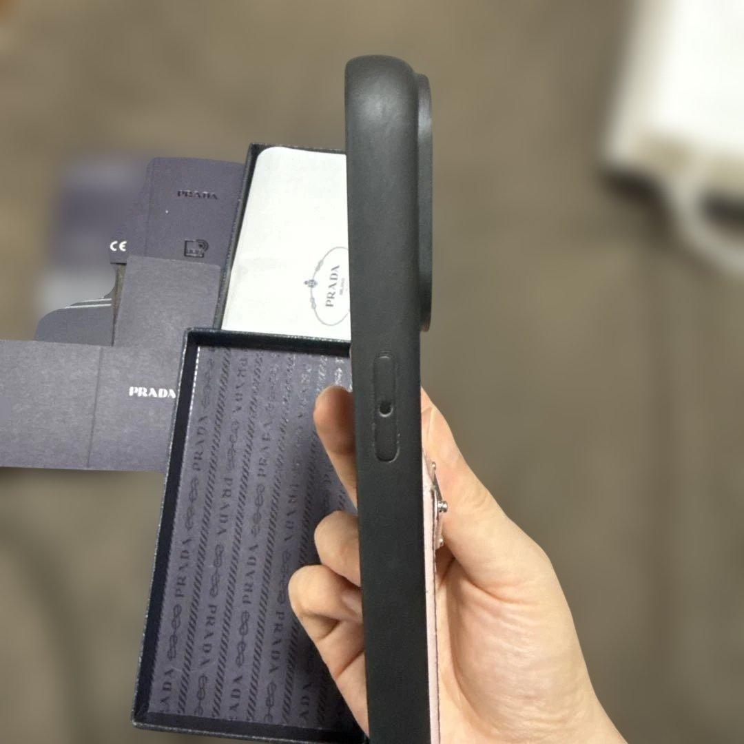 PRADA ピンクレザー iPhoneケース　15pro MAX