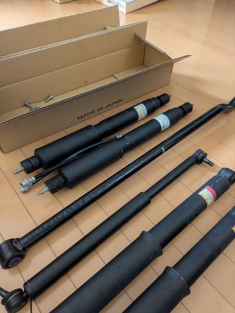 ランクル　gdj76w 中古純正サスペンションキット 一式