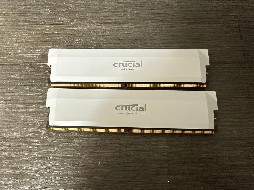Crucial DDR5Pro 16GBx2 6000Mhz ホワイト