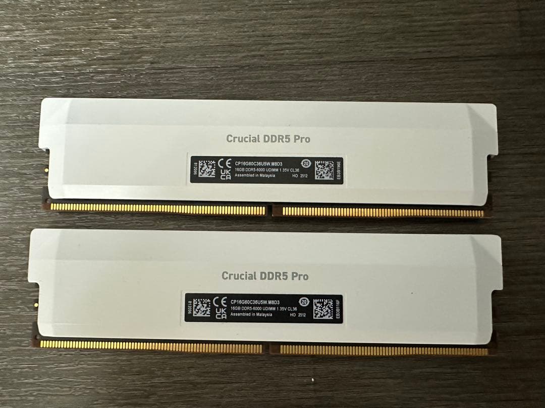 Crucial DDR5Pro 16GBx2 6000Mhz ホワイト