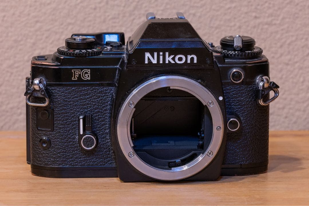 Nikon FG 一眼レフカメラ 50mmレンズ付き