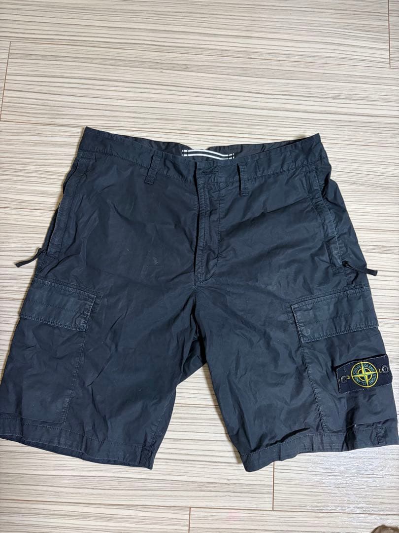 ストーンアイランド 黒 カーゴショートパンツ