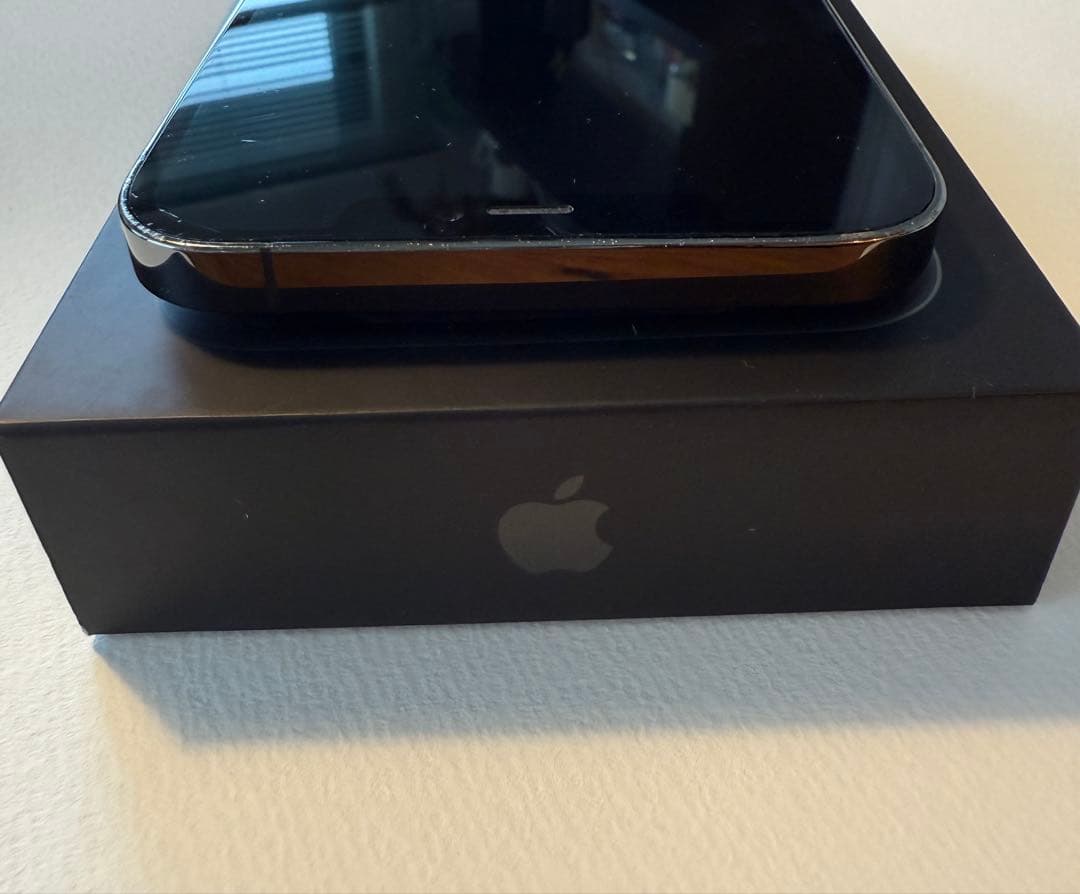 iPhone12ProMax 256GB Graphite 画面傷あり 本体