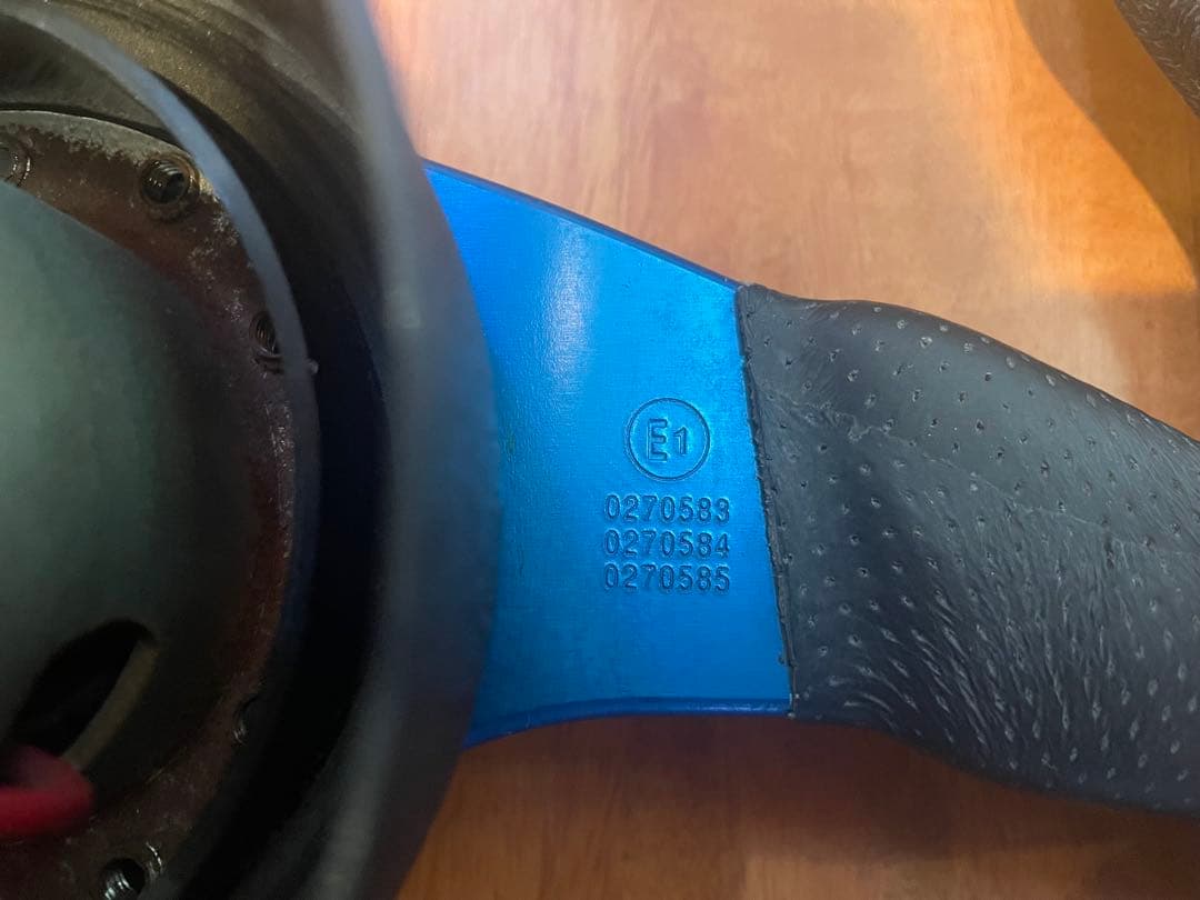 momo RACE ステアリング　メタリックブルー TYP D35 早い者勝ち