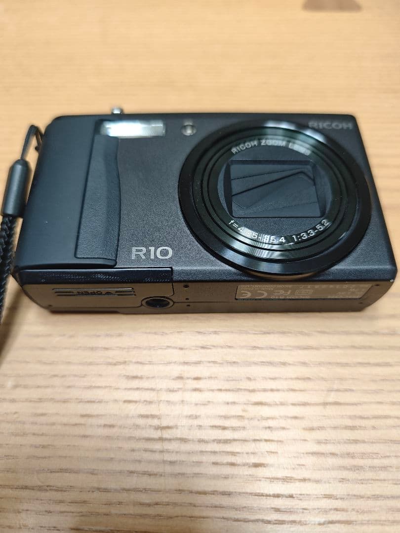 RICOH R10 コンデジ