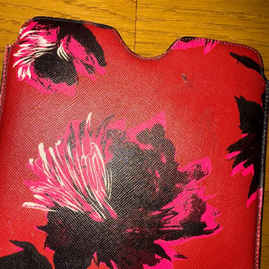 PRADA 花柄 iPadケース 赤　黒　パリ限定