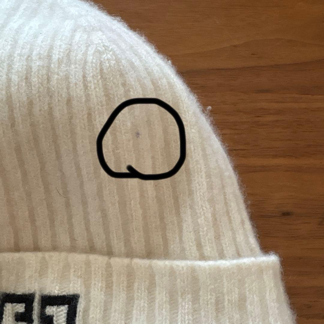 値下げしました！！GIVENCHY ニット帽　クリーム　ホワイト