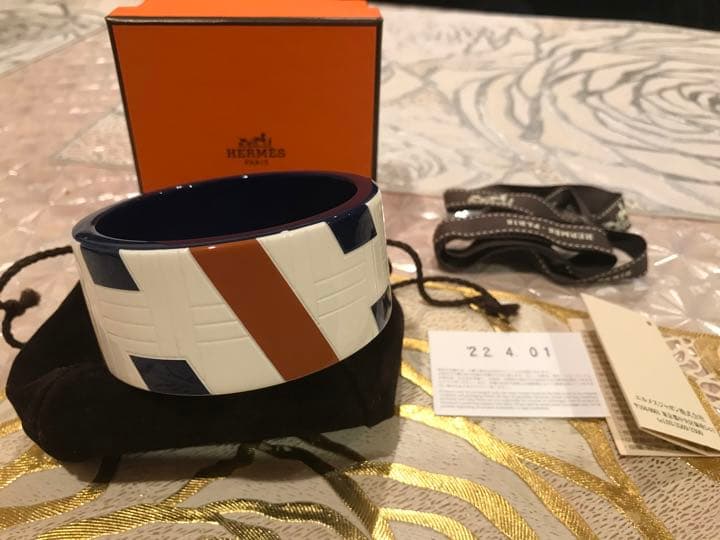 希少 エルメス バングル