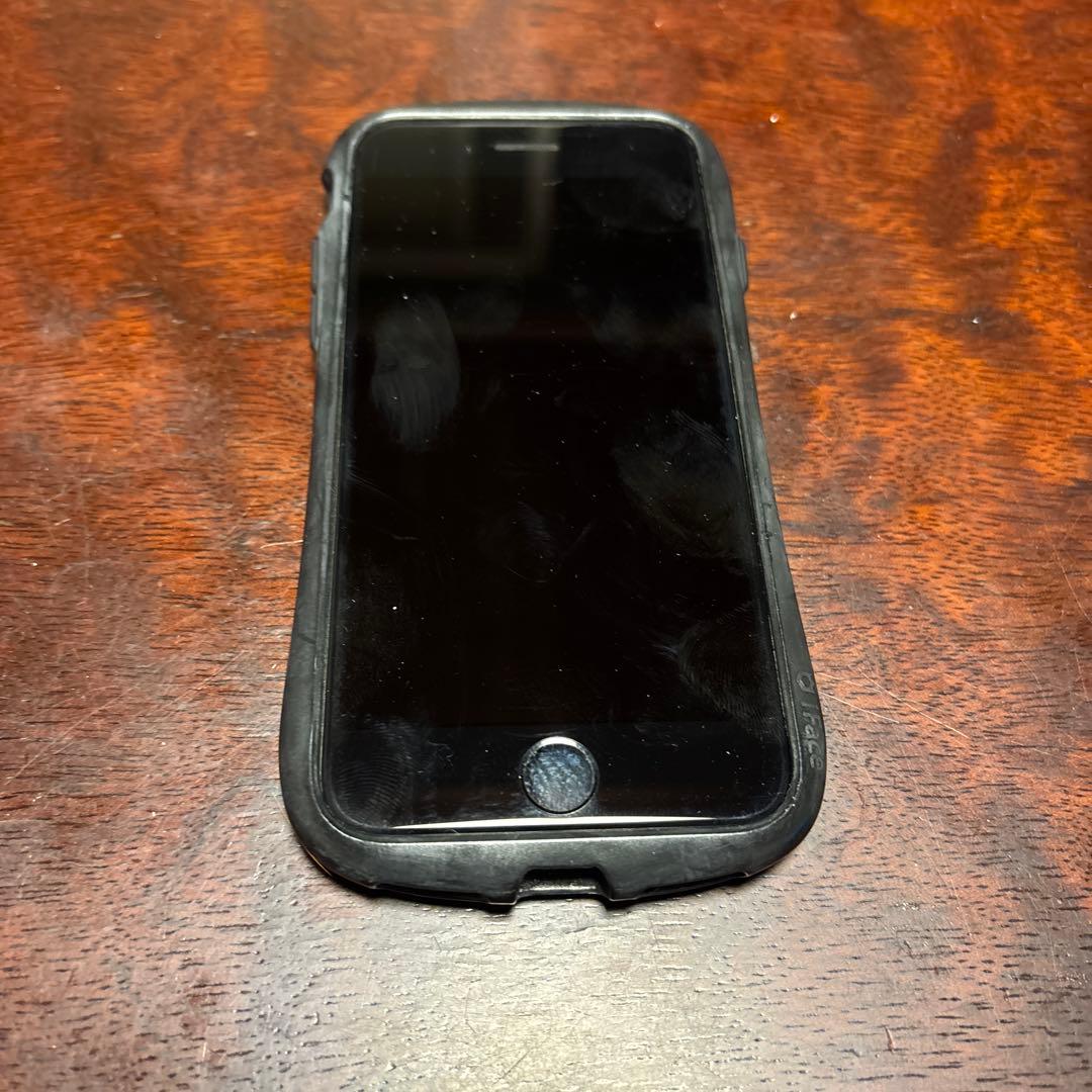 iPhone SE第2世代RED iFaceカバー付き