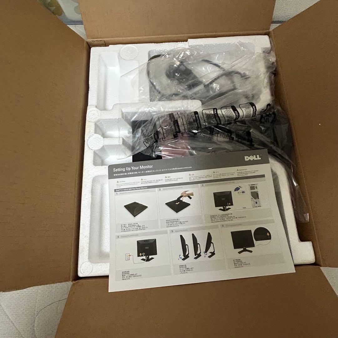 希少　新品　DELL VOSTRO 220s モニター新品セット