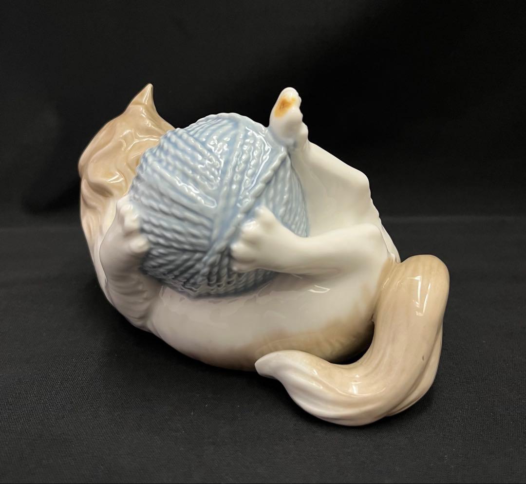 コ*ウ様 NAO LLADRO リヤドロ「毛糸玉で遊ぶ猫」ネコ フィギュリン ナ