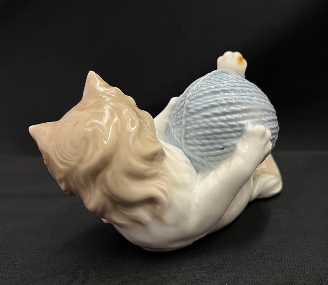 コ*ウ様 NAO LLADRO リヤドロ「毛糸玉で遊ぶ猫」ネコ フィギュリン ナ