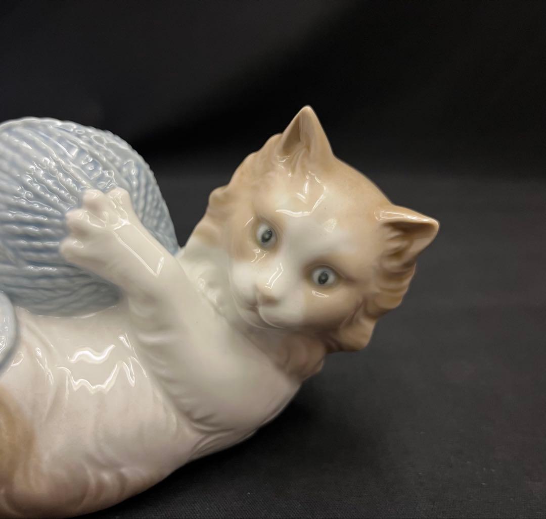 コ*ウ様 NAO LLADRO リヤドロ「毛糸玉で遊ぶ猫」ネコ フィギュリン ナ