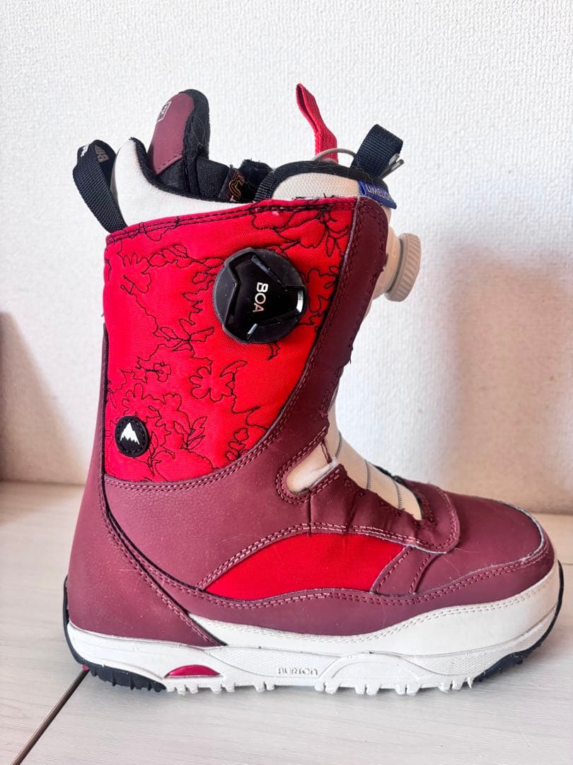 LIMELIGHT 女性用スノーボードブーツ