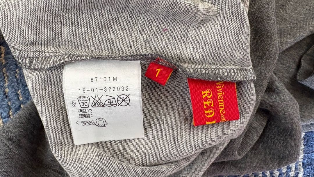 新品未使用viviennewestwoodロングTシャツ