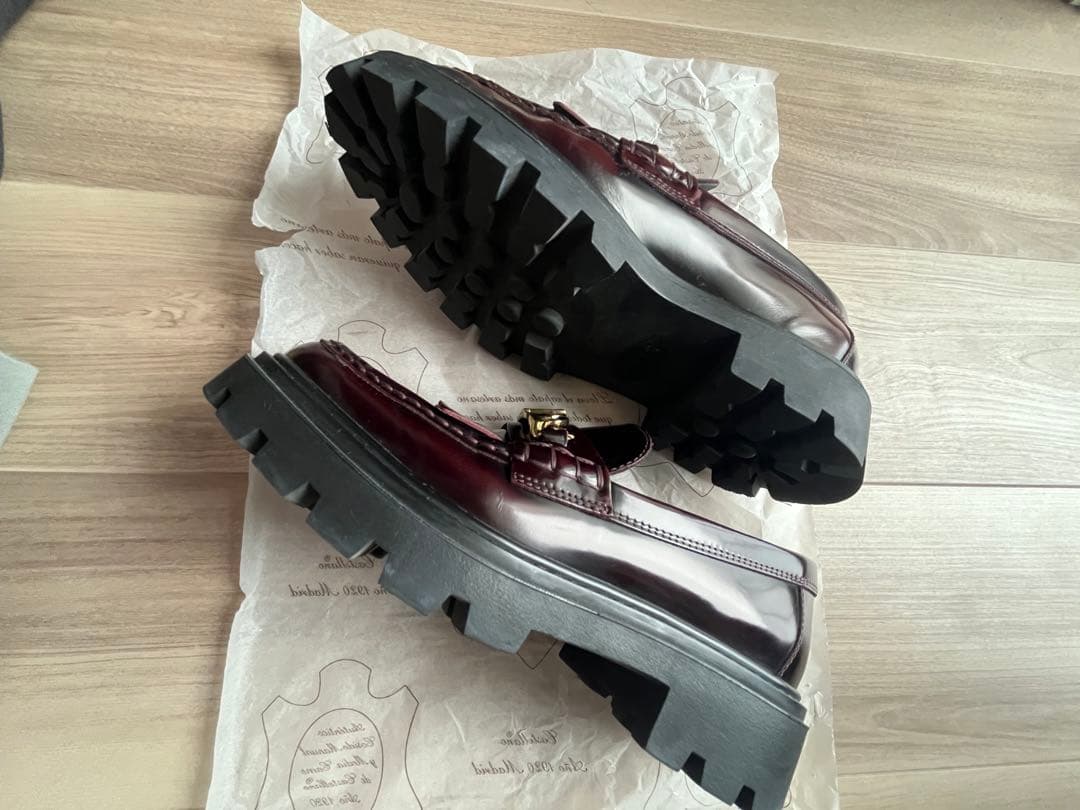 TOD'S バーガンディ フリンジ ローファー 36½