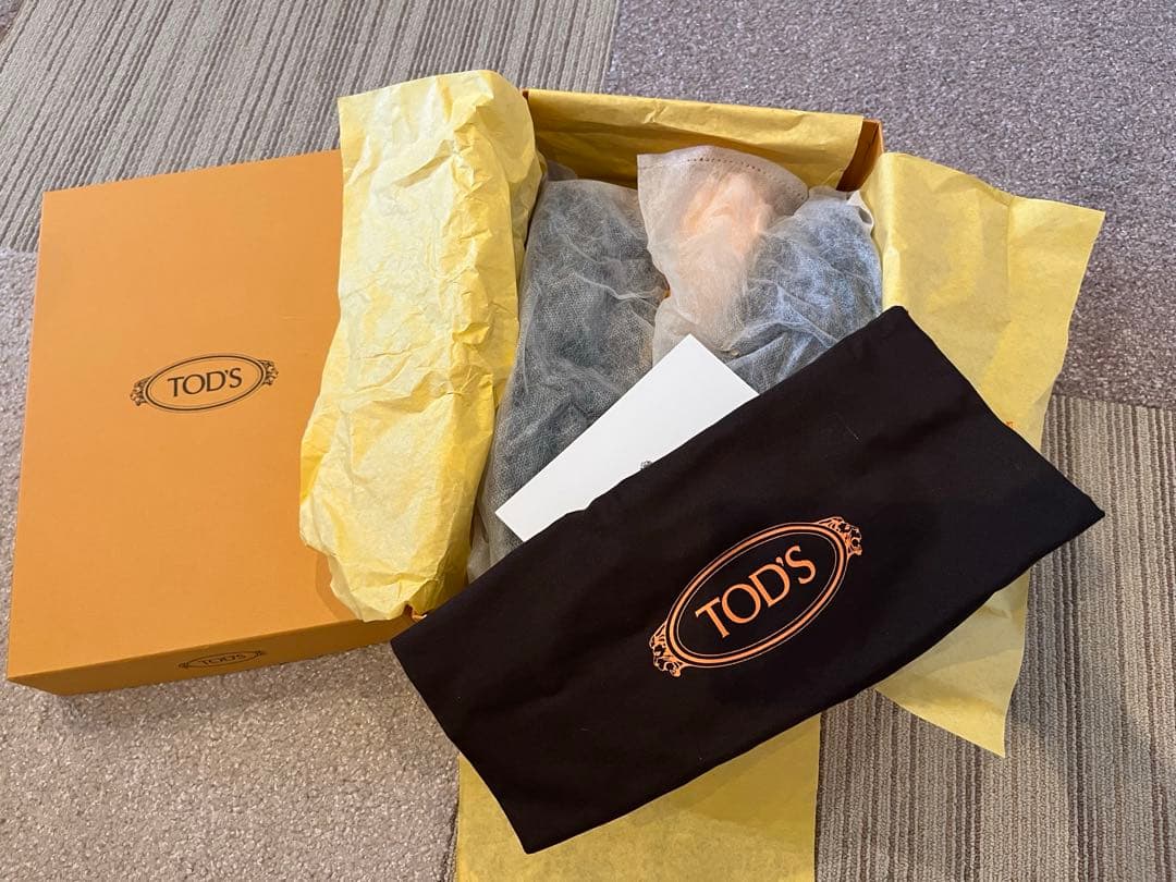 TOD'S バーガンディ フリンジ ローファー 36½