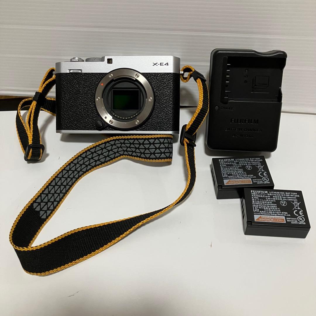 フジフィルム　Fujifilm X-E4本体 充電器・microSD付き