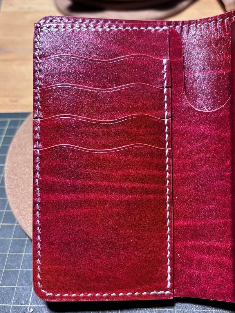 ミドルウォレット　ベルギー産　ルガト　ハンドメイド