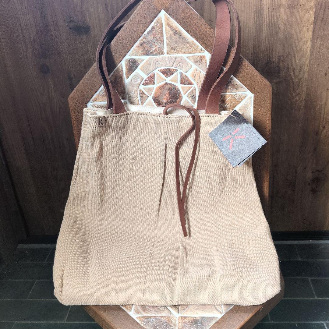 ヘレンカミンスキーのライファ帽子とKOOSのショルダーバッグ