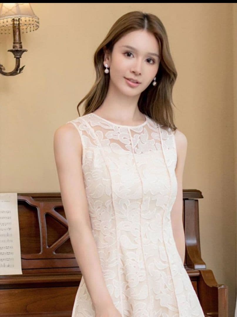 銀座クチュール 総レース Aライン ノースリーブ ミディアムドレス ホワイト