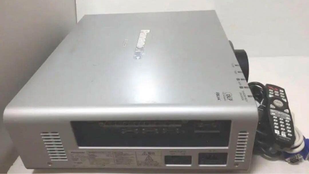 Panasonic プロジェクター　PT-DW740S ⭐️7000lm 日本製