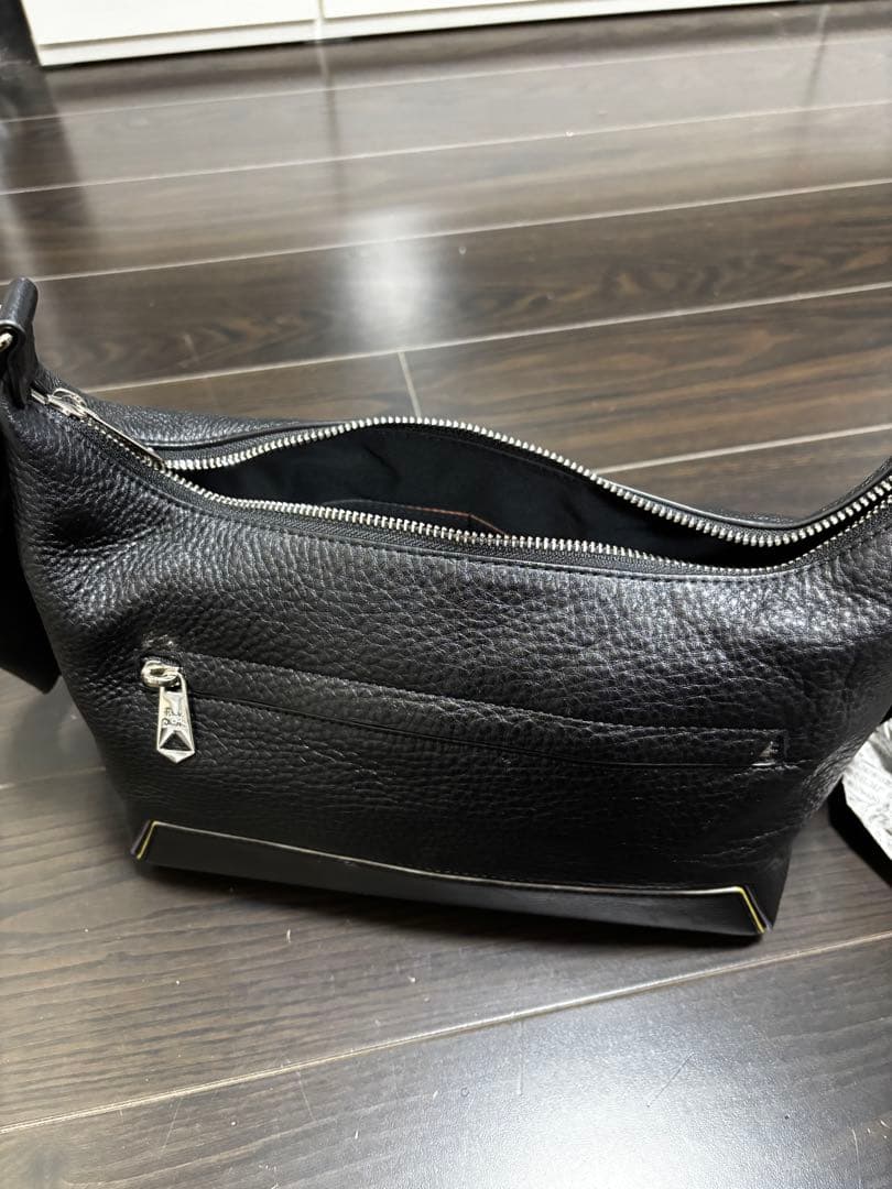 中古　Paul Smith コントラストエッジ ショルダーバッグ　ブラック黒