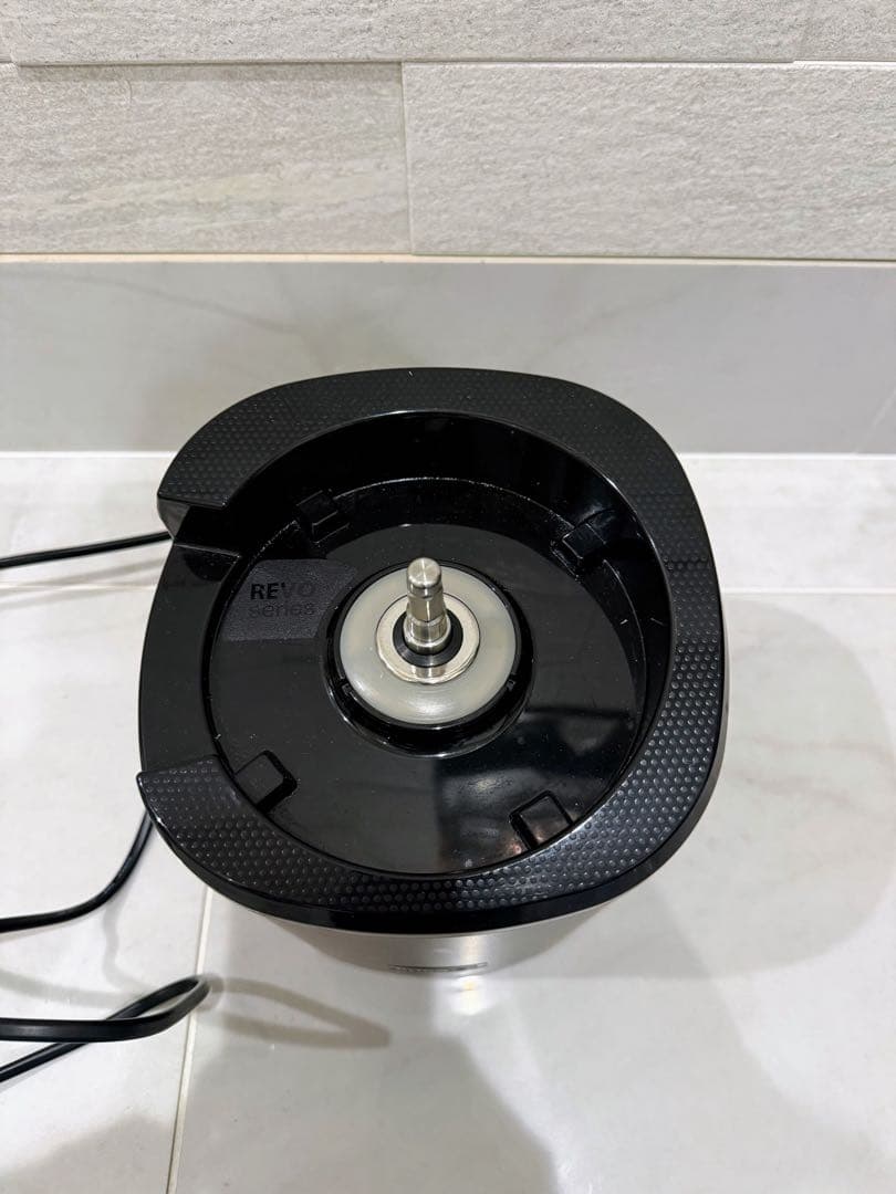 クビンス ホールスロージューサー REVO830 フローズンストレーナー付