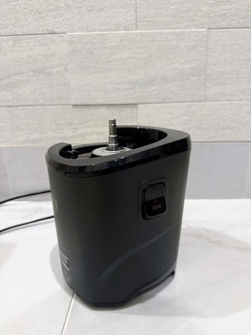 クビンス ホールスロージューサー REVO830 フローズンストレーナー付