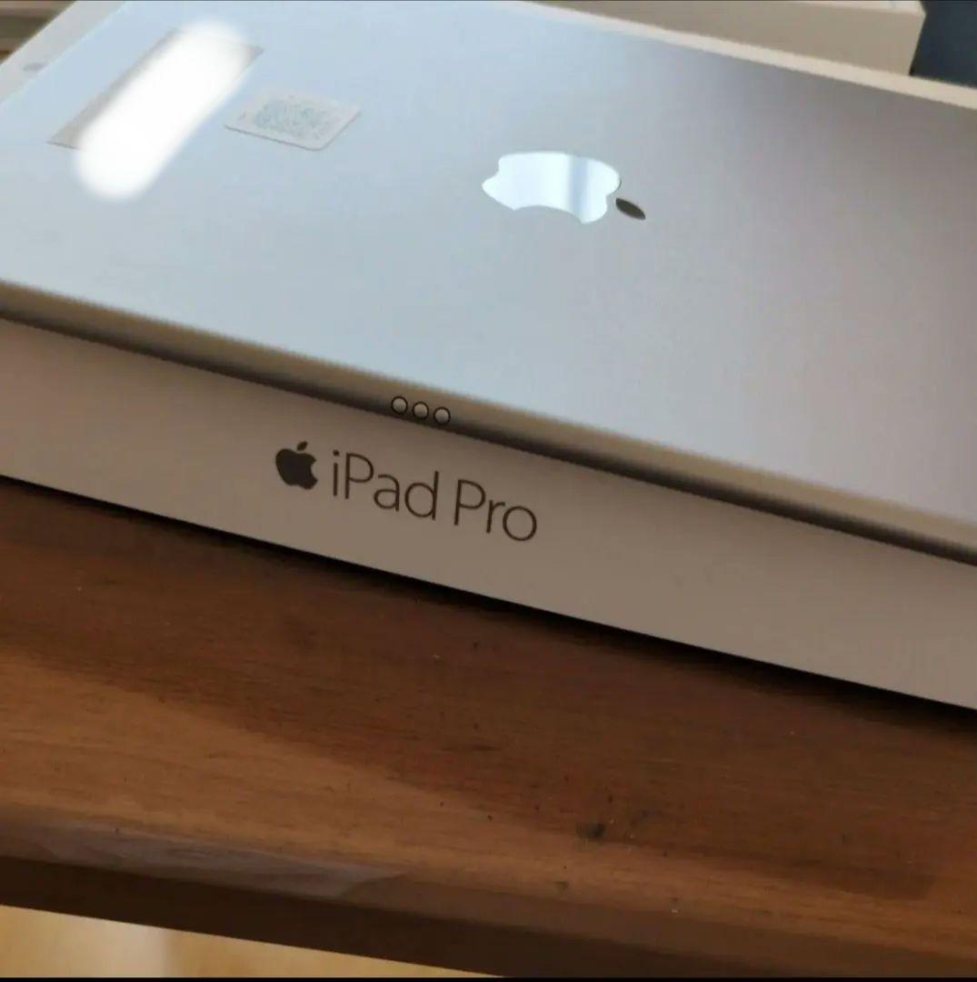 iPad Pro9.7 WiFi cellular 128 カバー付き