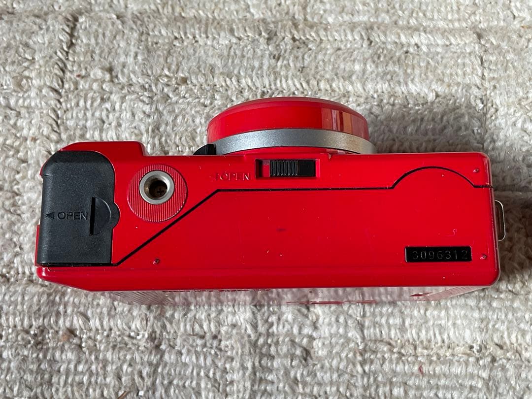 フジカ／DL-20。シャア専用フイルムカメラ。【作動確認済み　カバー説明書無し】