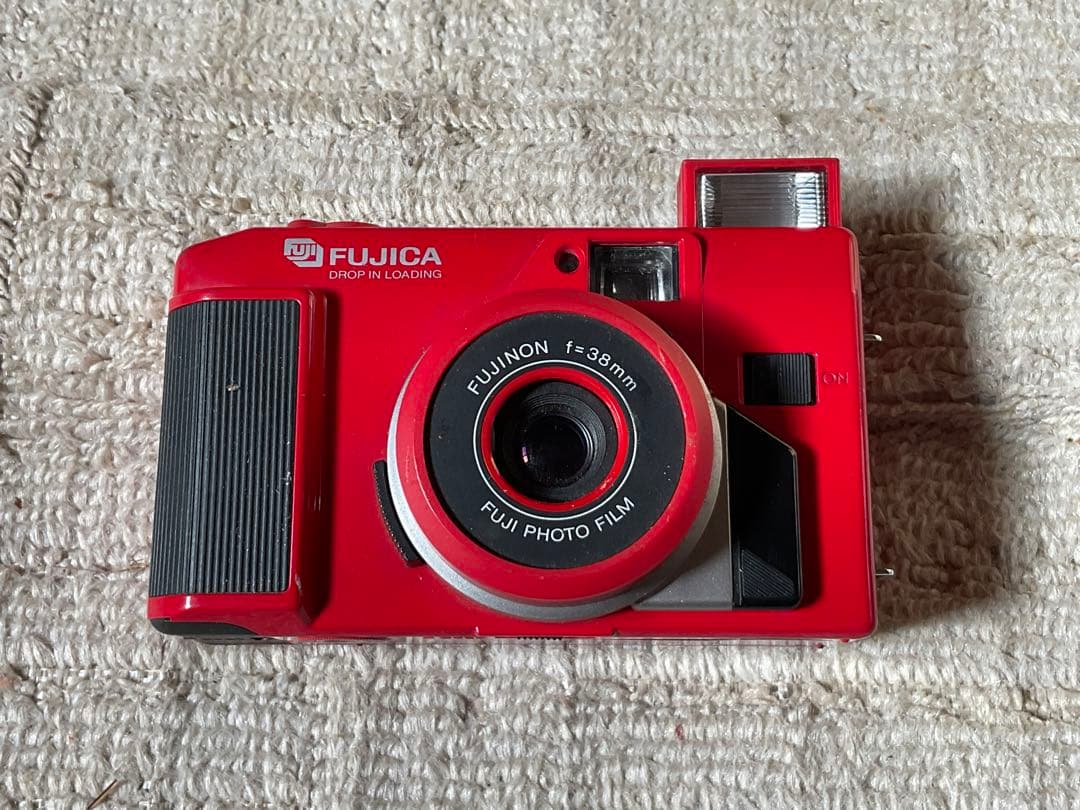 フジカ／DL-20。シャア専用フイルムカメラ。【作動確認済み　カバー説明書無し】