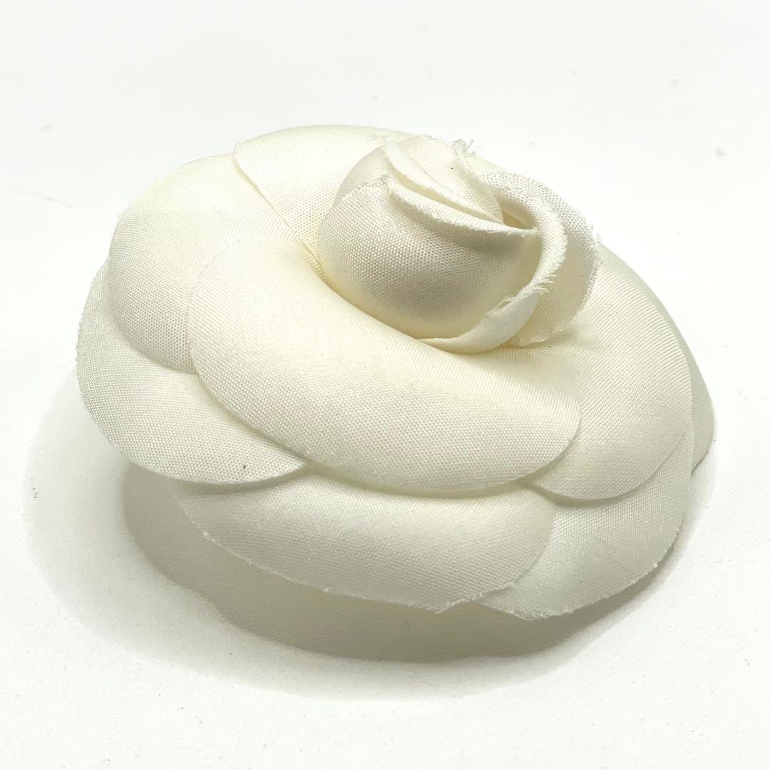 CHANEL シャネル カメリア コサージュ ピンブローチ オフホワイト箱付き