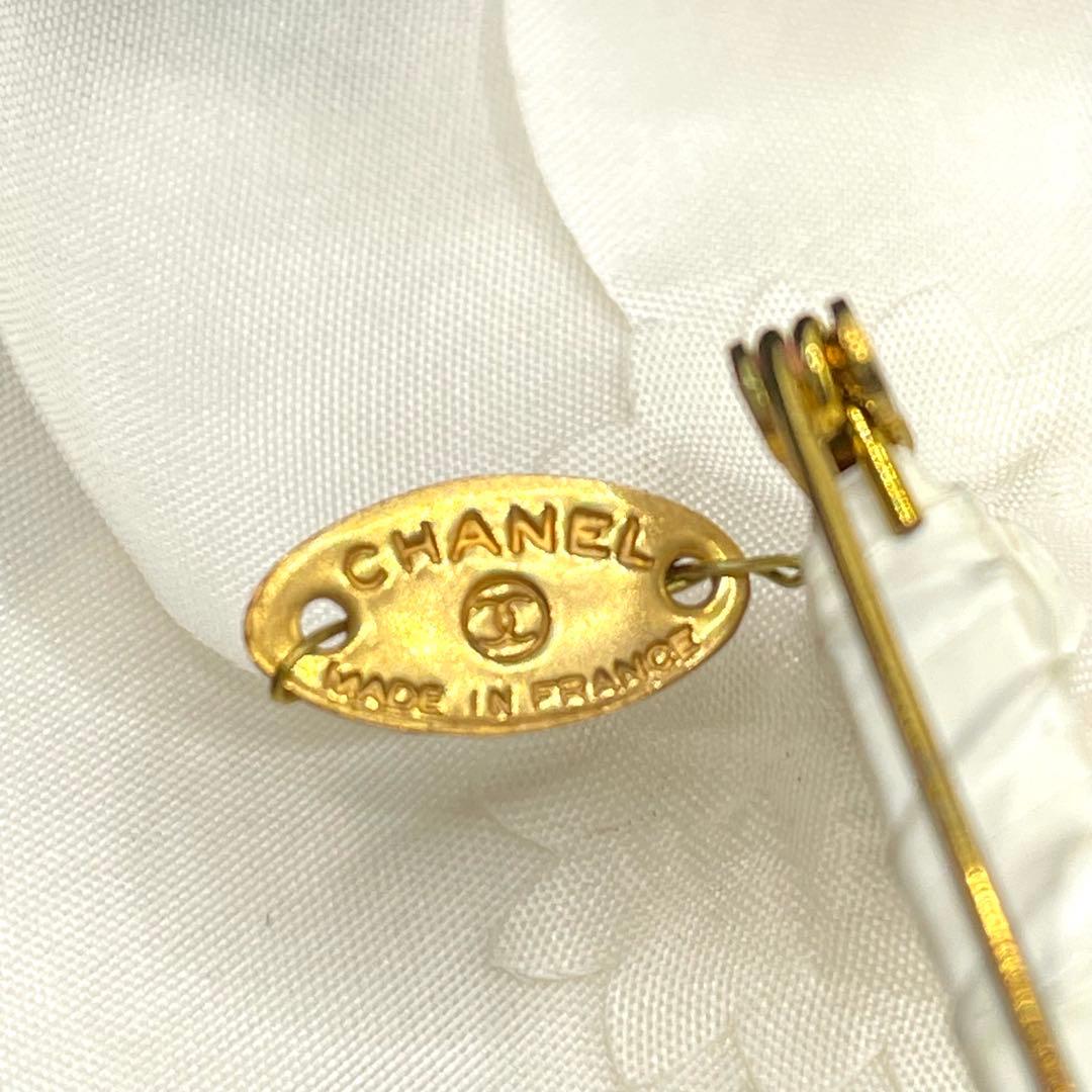 CHANEL シャネル カメリア コサージュ ピンブローチ オフホワイト箱付き
