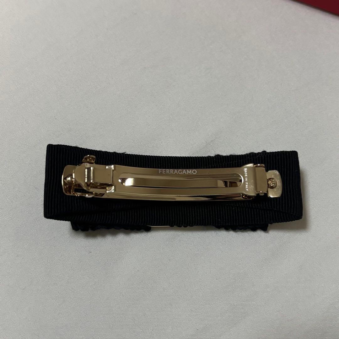 FERRAGAMO バレッタ ブラック/ゴールド