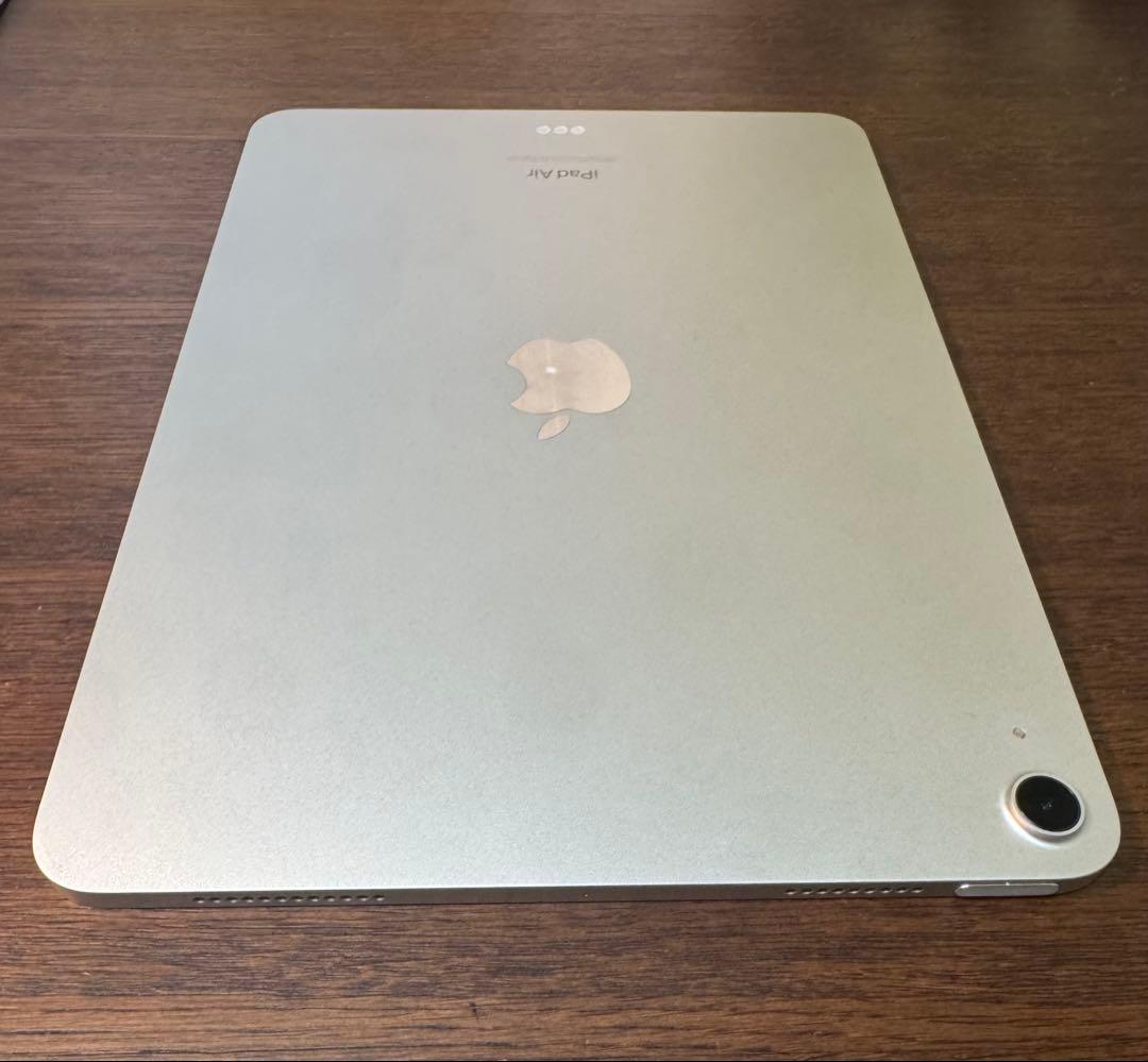 iPad Air 10.9インチ 第5世代 256GB スターライト　カバー付き