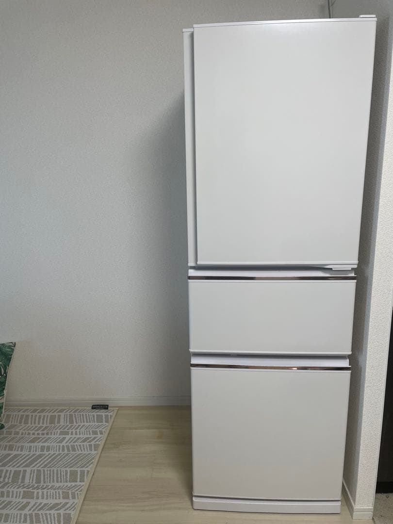 ホワイト冷蔵庫　三菱　MR-CX27D-W