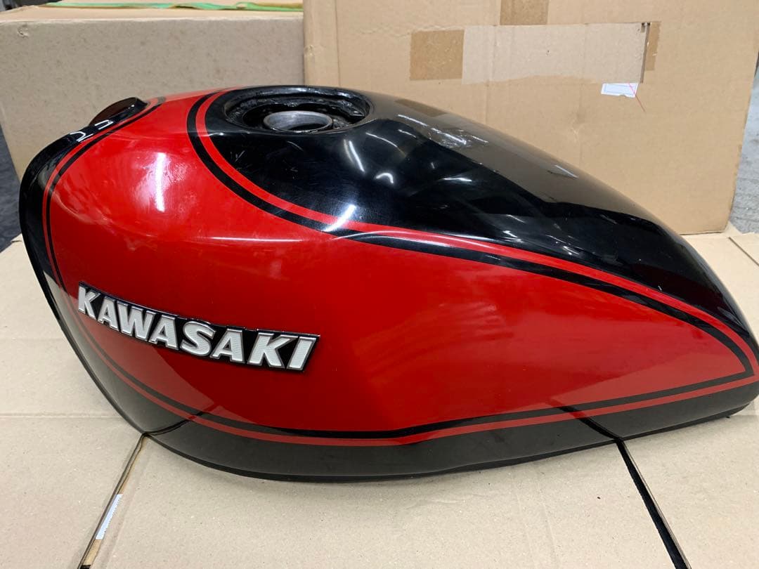 ゼファーx 純正タンク 実働外し テールカウル 社外フェンダー エンブレムセット