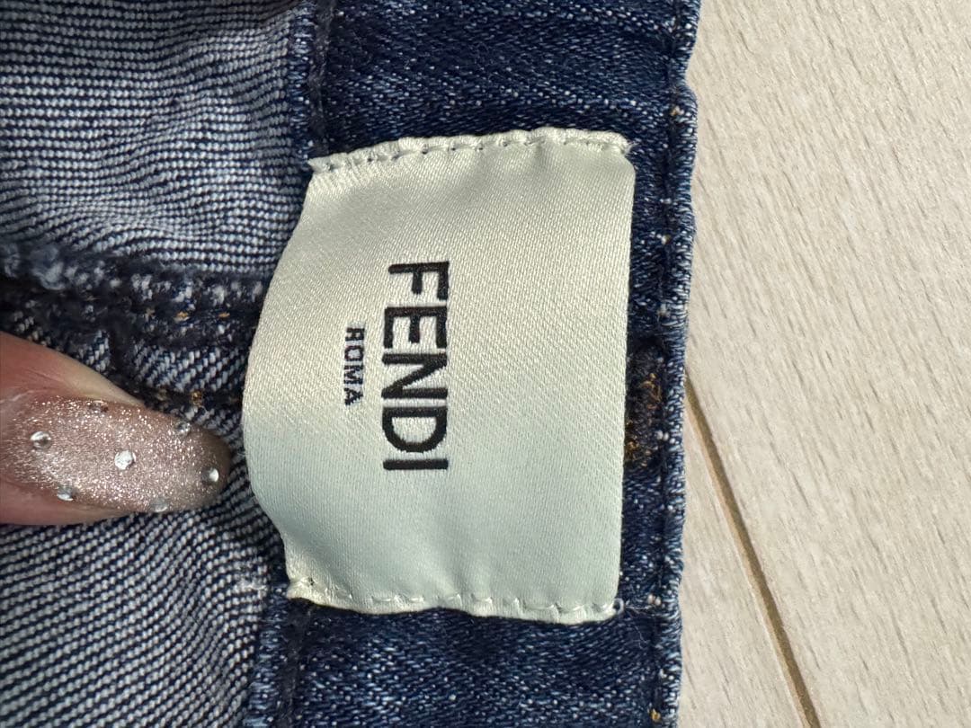 FENDI 　♡I♡