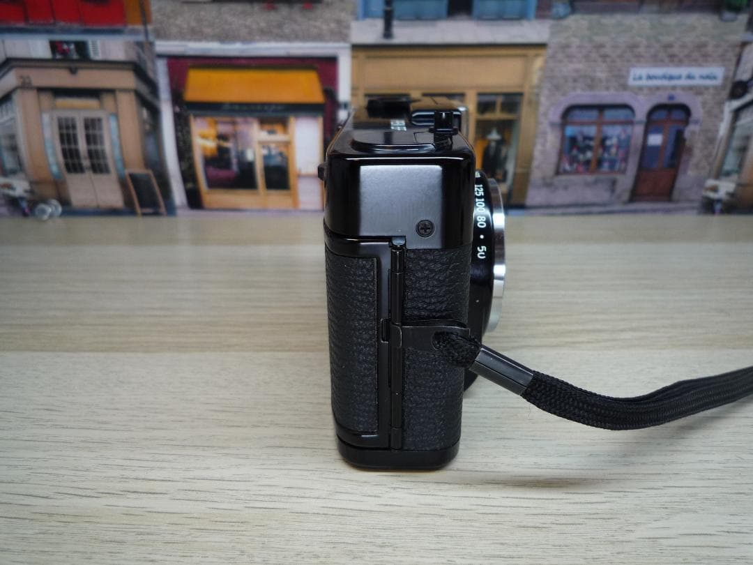 ☆ストロボ付きハーフカメラ☆ OLYMPUS PEN EF　㉕