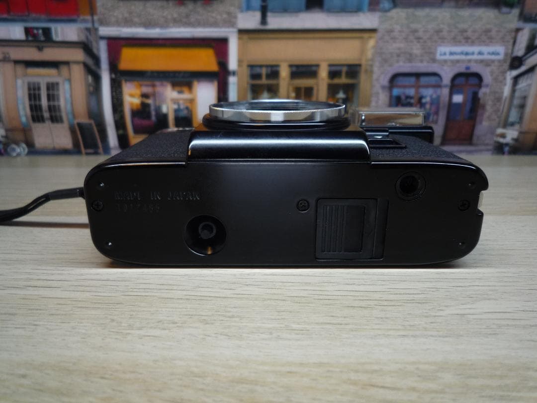 ☆ストロボ付きハーフカメラ☆ OLYMPUS PEN EF　㉕