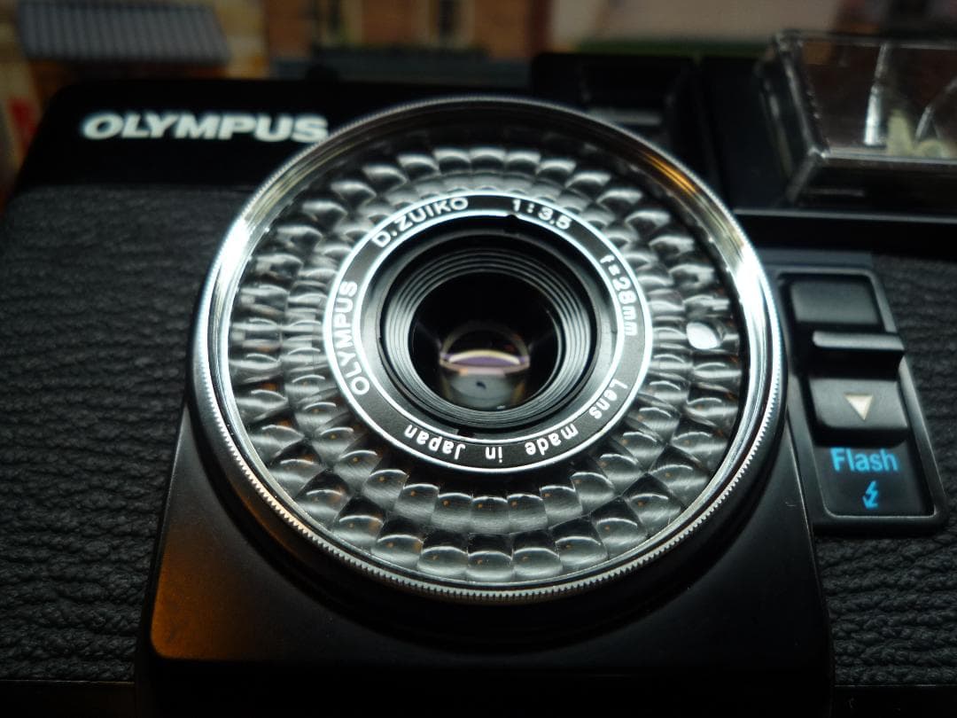 ☆ストロボ付きハーフカメラ☆ OLYMPUS PEN EF　㉕