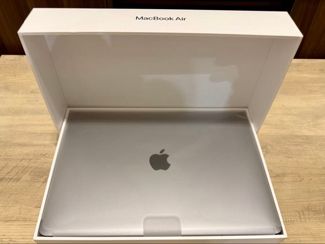 Apple MacBook Air シルバー 2020 Corei3 256GB