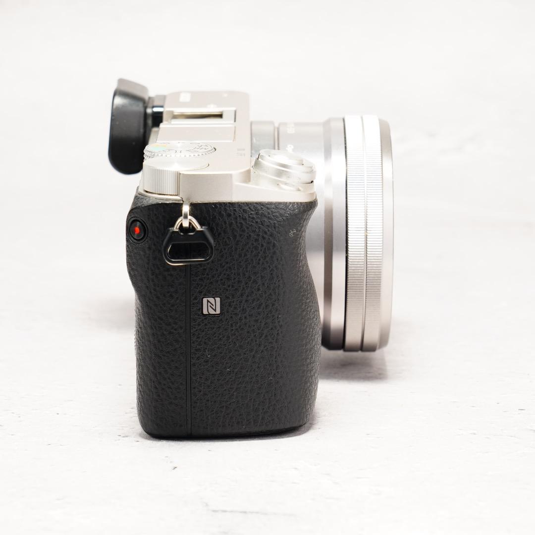 SONY α6000 パワーズームレンズキット シルバー カメラバッグ付 動作◎