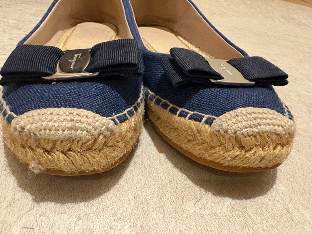 サルヴァトーレフェラガモ リボン エスパドリーユ パンプス 9 25.5サンダル